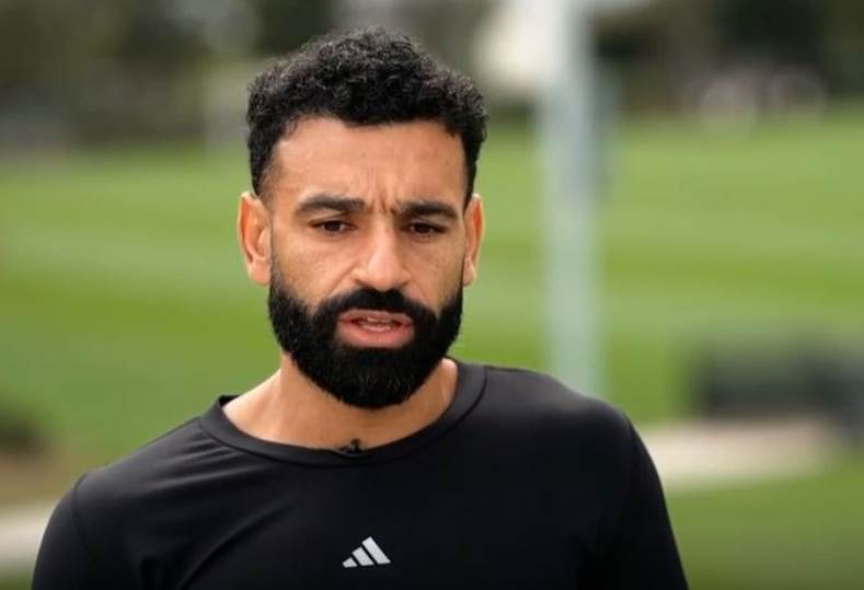 محمد صلاح يشيد بآرسنال كمرشح قوي للفوز بالدوري الإنجليزي هذا الموسم
