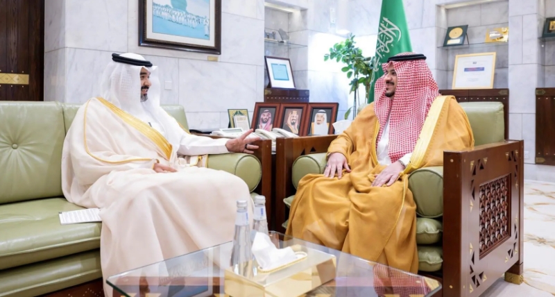 نائب أمير الرياض يستعرض آفاق بناء اقتصاد ذكي يعزز إمكانيات العاصمة