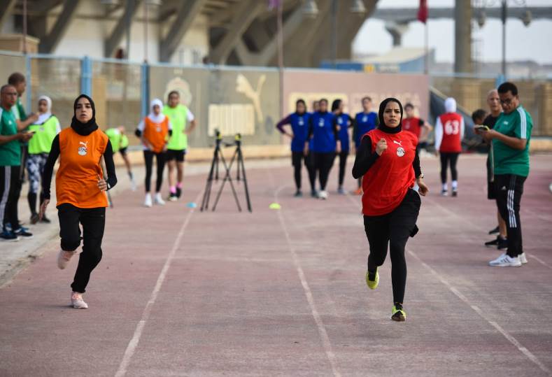 نجاح 14 مُحكمة ومساعدة في تحقيق أداء متميز بمعسكر الفيفا الرياضي