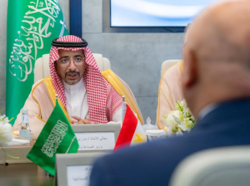 وزير الصناعة يناقش تعزيز التعاون الصناعي مع جمهورية مصر لتطوير العلاقات الاقتصادية