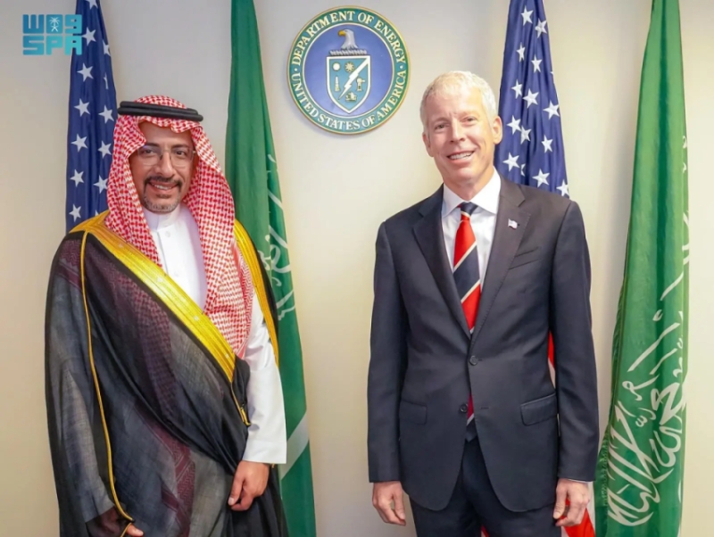 وزير الصناعة يناقش مع نظيره الأمريكي سُبل تعزيز التعاون في التعدين والمعادن الحرجة