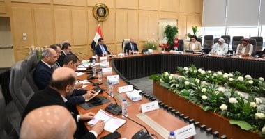 وزير النقل يبحث توطين زراعة الكتان وتصنيع الزبيب مع وزير الزراعة