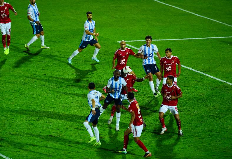 وليد الكرتي يسجل الهدف الثاني في مباراة الأهلي وبيراميدز بالدوري المصري