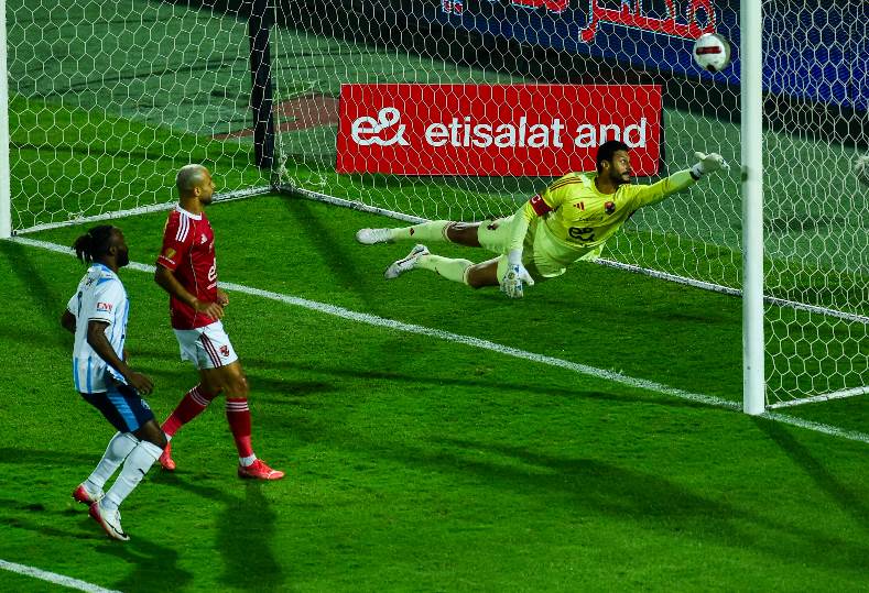وليد الكرتي يهز الشباك أولاً في مباراة مثيرة بين الأهلي وبيراميدز