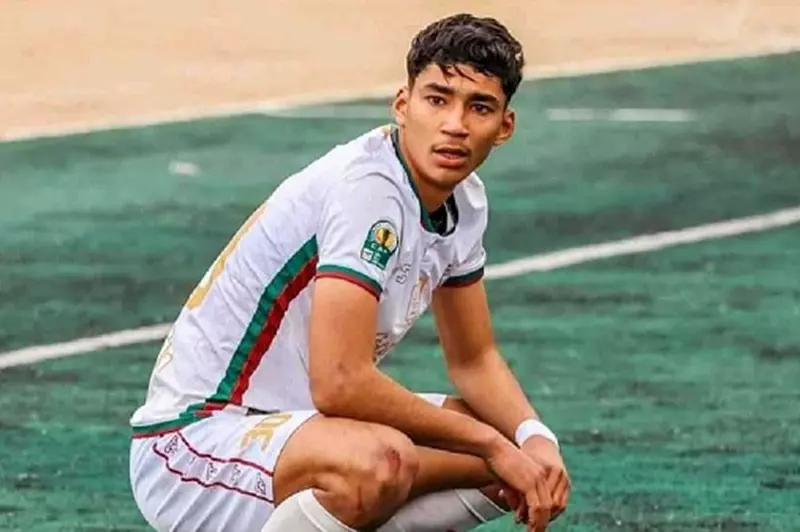 باريس سان جيرمان يعزز صفوفه بالتعاقد مع التونسي خليل العياري بعد مباراة مصر