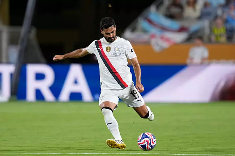 جوندوجان يعبّر عن مشاعره تجاه مانشستر سيتي ويؤكد دعمه الدائم للفريق