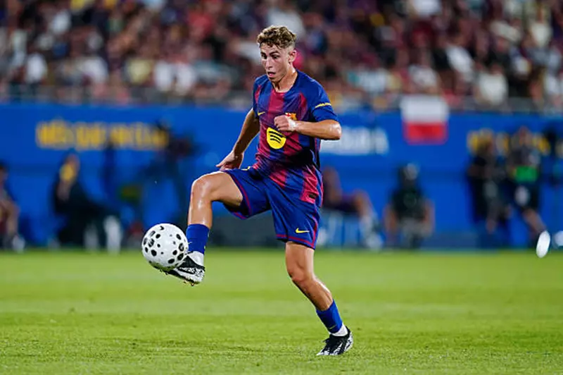 فيرمين لوبيز يعبّر عن ولائه لبرشلونة ويعلق على اهتمام تشيلسي