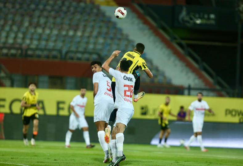 محمود الونش يطرد بعد اشتباك مع لاعب دجلة في مباراة مثيرة